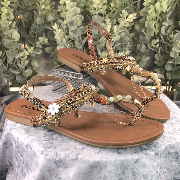 SODA Embellished Jeweled Faux Snakeskin Thong Sandals Women’s 8M ☀️Like NEW☀️ - Picture 1 of 9